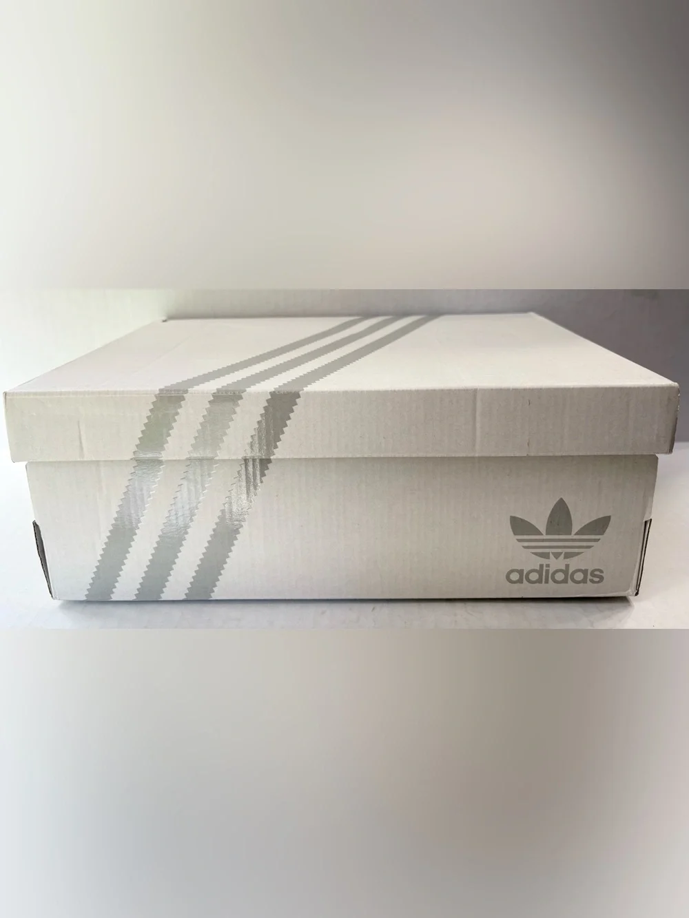 Adidas Deutschland Germany White Black Red Gold Gum Shoes Men’s US 9 M AQ1200